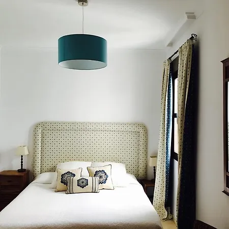 Penthouse Puerta De La Juderia Апартаменти