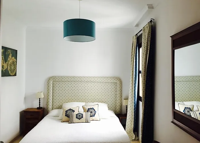 Penthouse Puerta De La Juderia Apartment